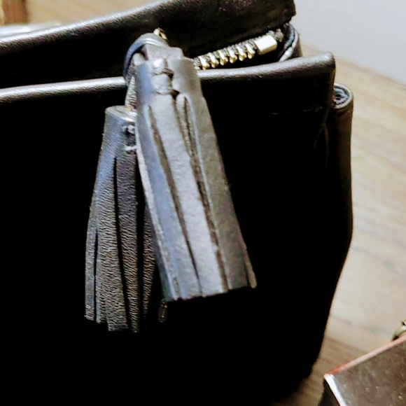 Coach black smooth leather wristlet/ clutch authentic - Picture 4 of 12